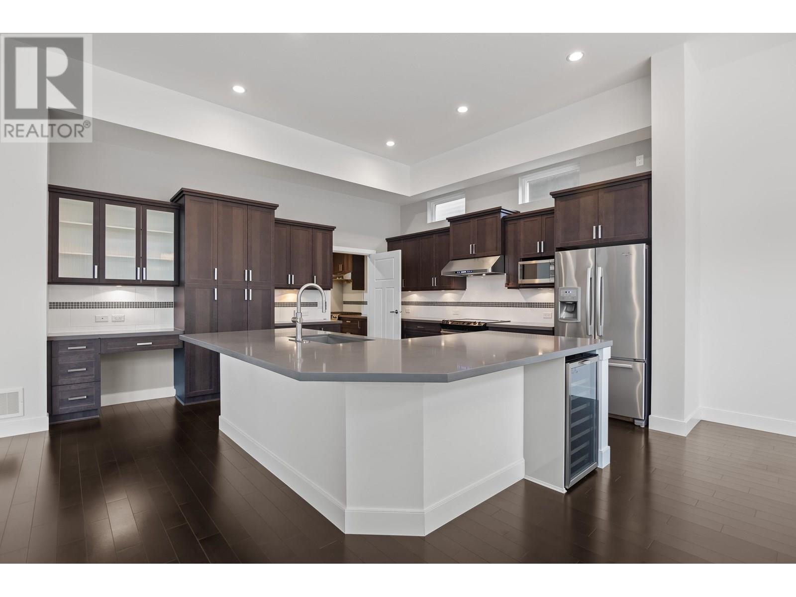 1511 Dayton Street, Coquitlam, British Columbia  V3E 0J6 - Photo 13 - R2988666
