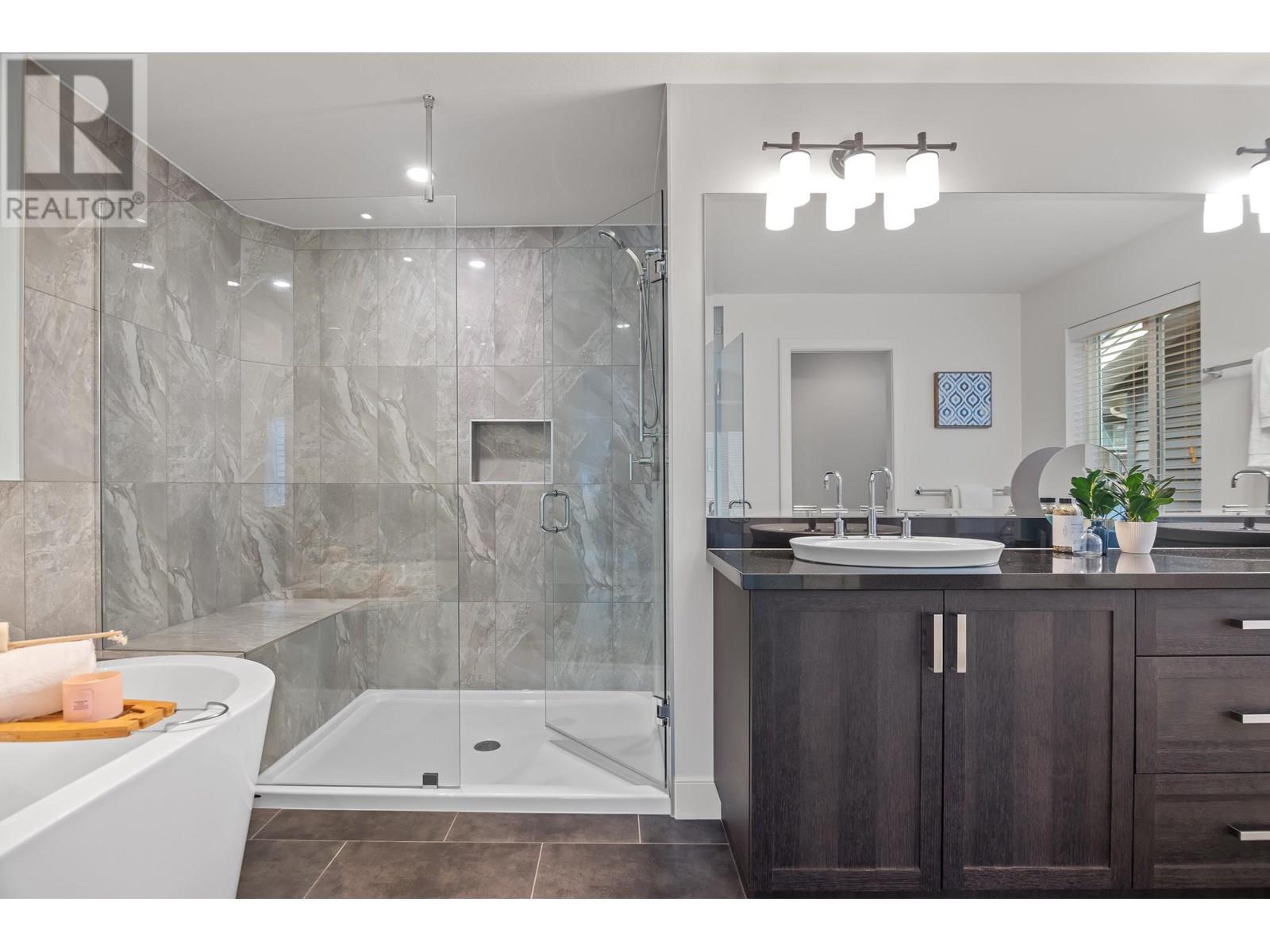 1511 Dayton Street, Coquitlam, British Columbia  V3E 0J6 - Photo 26 - R2988666