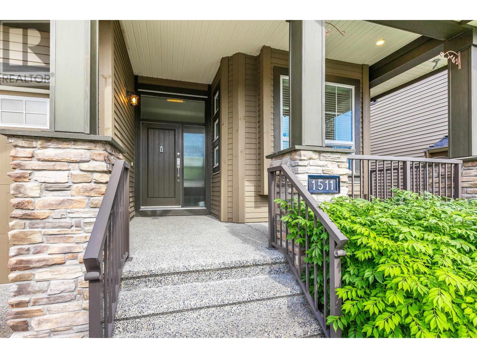 1511 Dayton Street, Coquitlam, British Columbia  V3E 0J6 - Photo 3 - R2988666