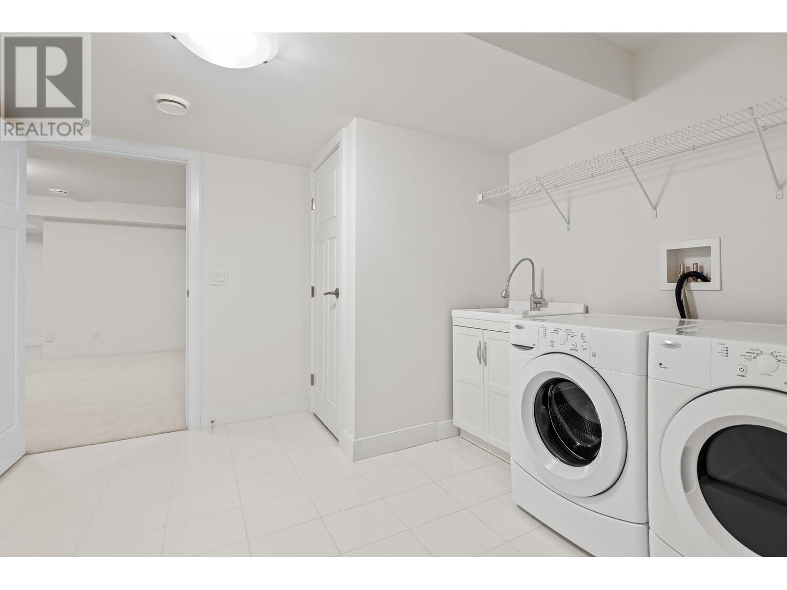 1511 Dayton Street, Coquitlam, British Columbia  V3E 0J6 - Photo 33 - R2988666