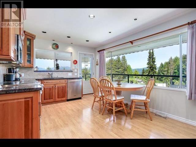 6005 Humphries Place, Burnaby, British Columbia  V5E 3H9 - Photo 10 - R2988096