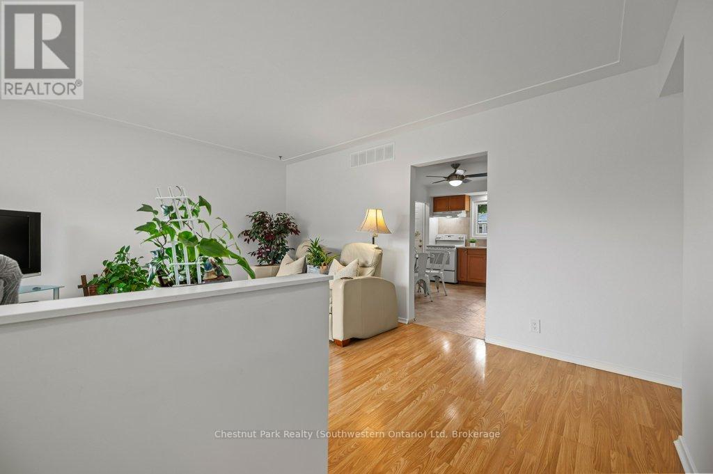 66 June Avenue, Guelph (Riverside Park), Ontario  N1H 1J1 - Photo 12 - X12072532