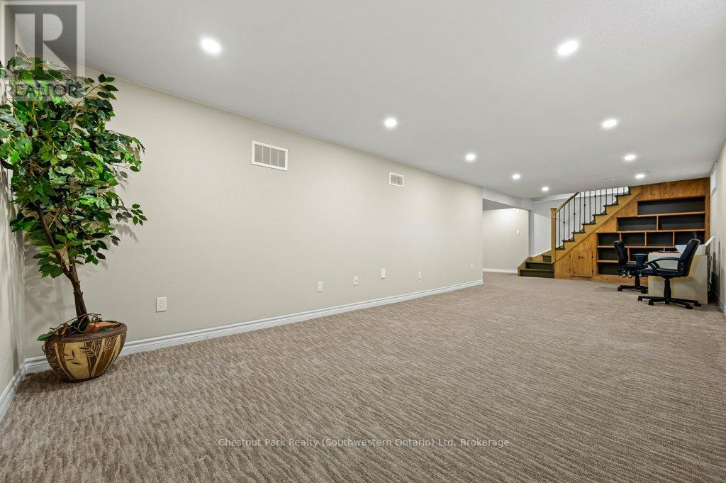 66 June Avenue, Guelph (Riverside Park), Ontario  N1H 1J1 - Photo 34 - X12072532