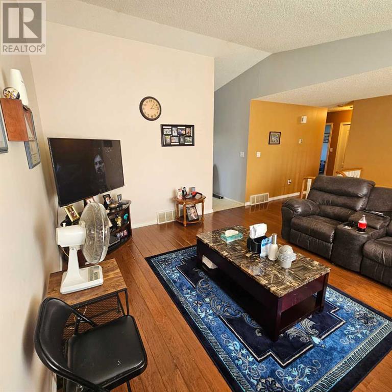 Property at 5014 9 Avenue image 4