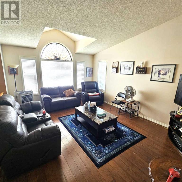 Property at 5014 9 Avenue image 2
