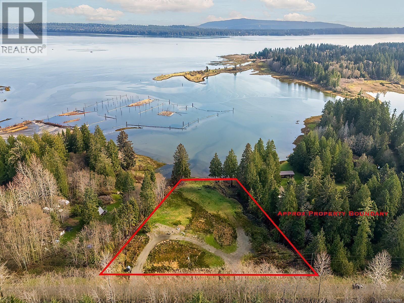 8460 Penny Lane, Fanny Bay, British Columbia