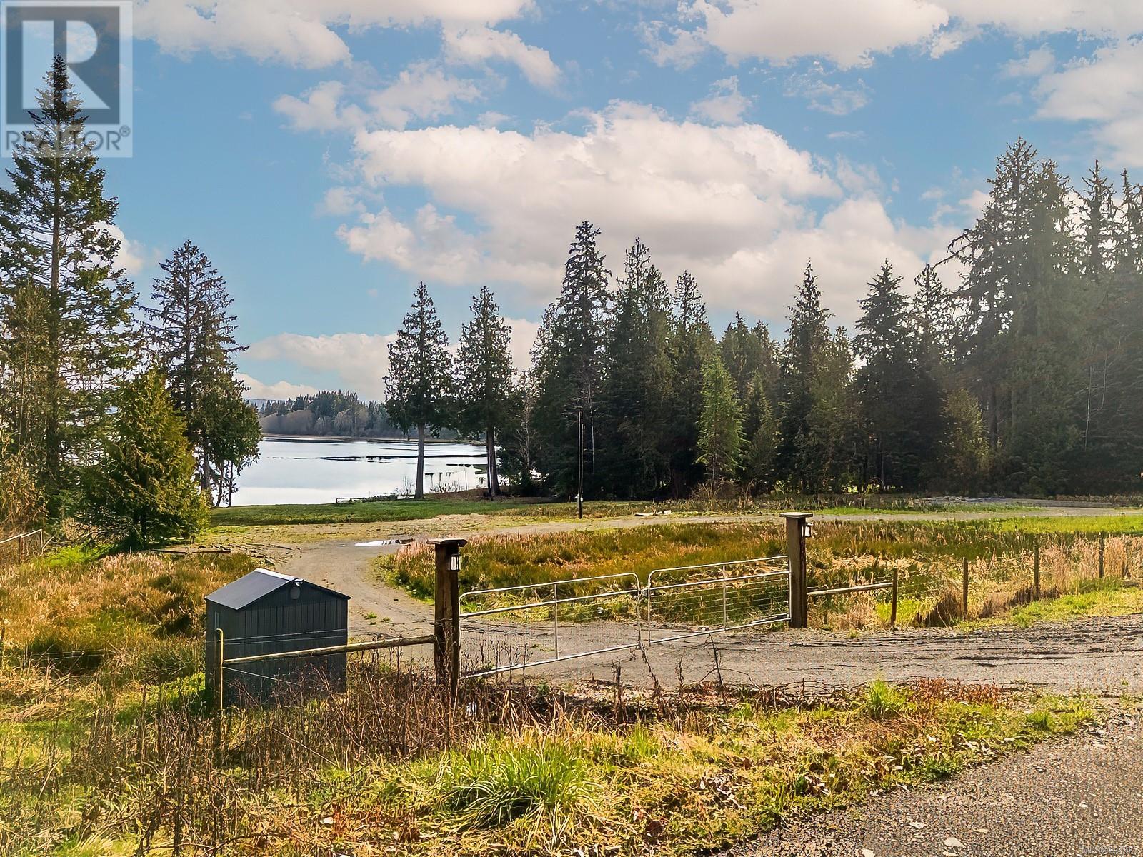 8460 Penny Lane, Fanny Bay, British Columbia  V0R 1W0 - Photo 3 - 994887