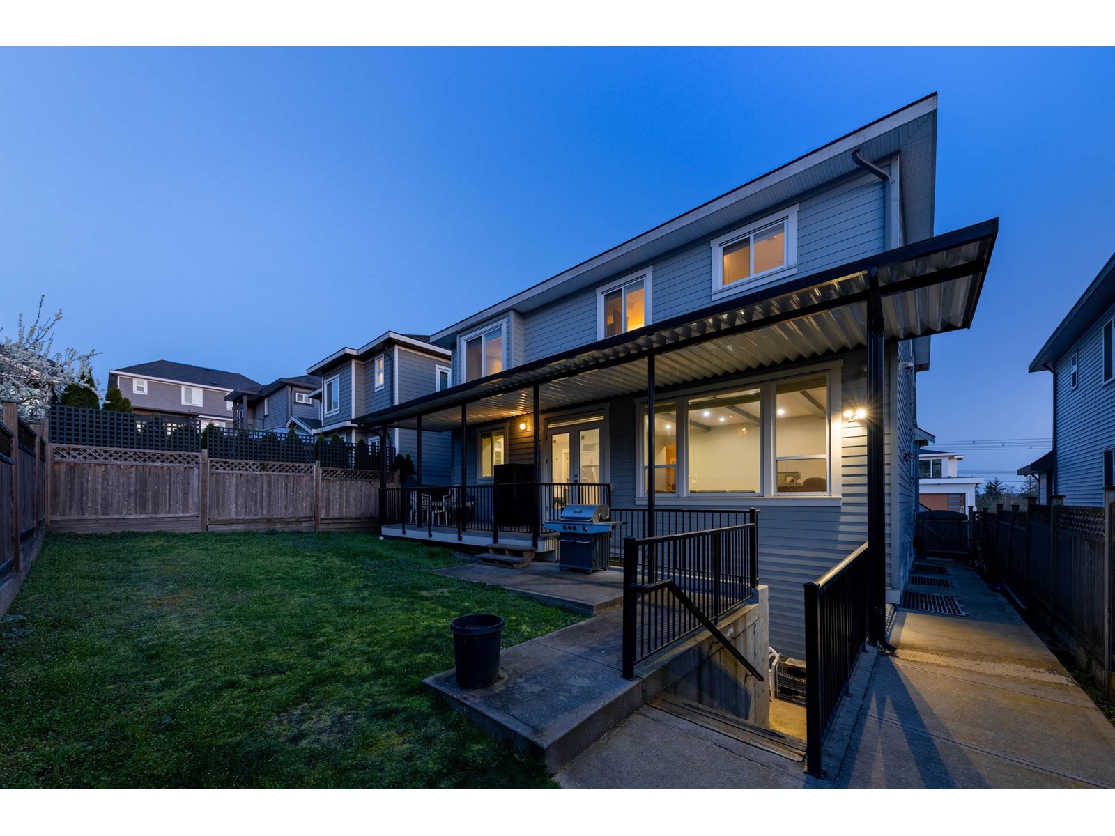 Property at 15453 76B AVENUE image 3