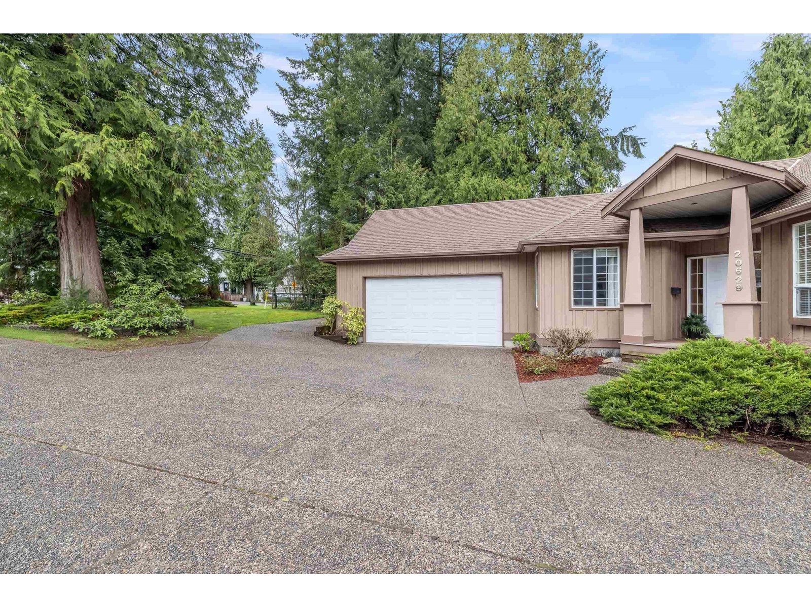 Property at 20629 46A AVENUE image 2