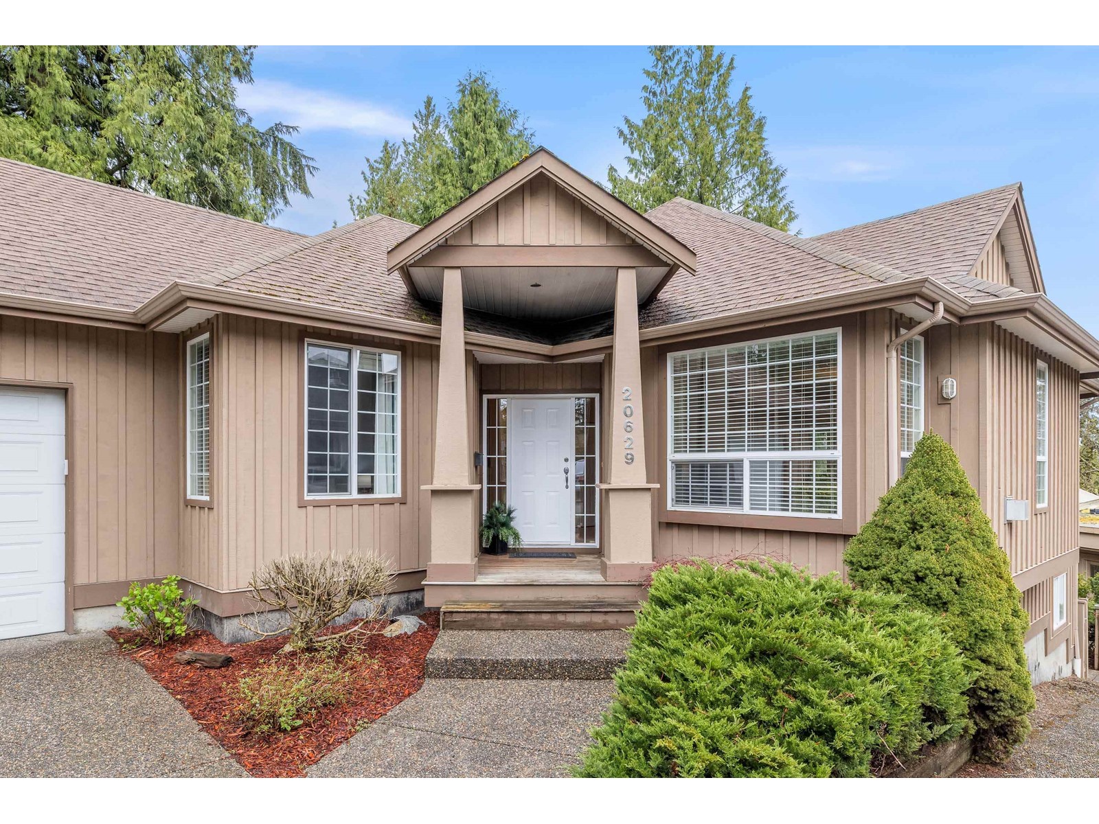 Property at 20629 46A AVENUE image 3