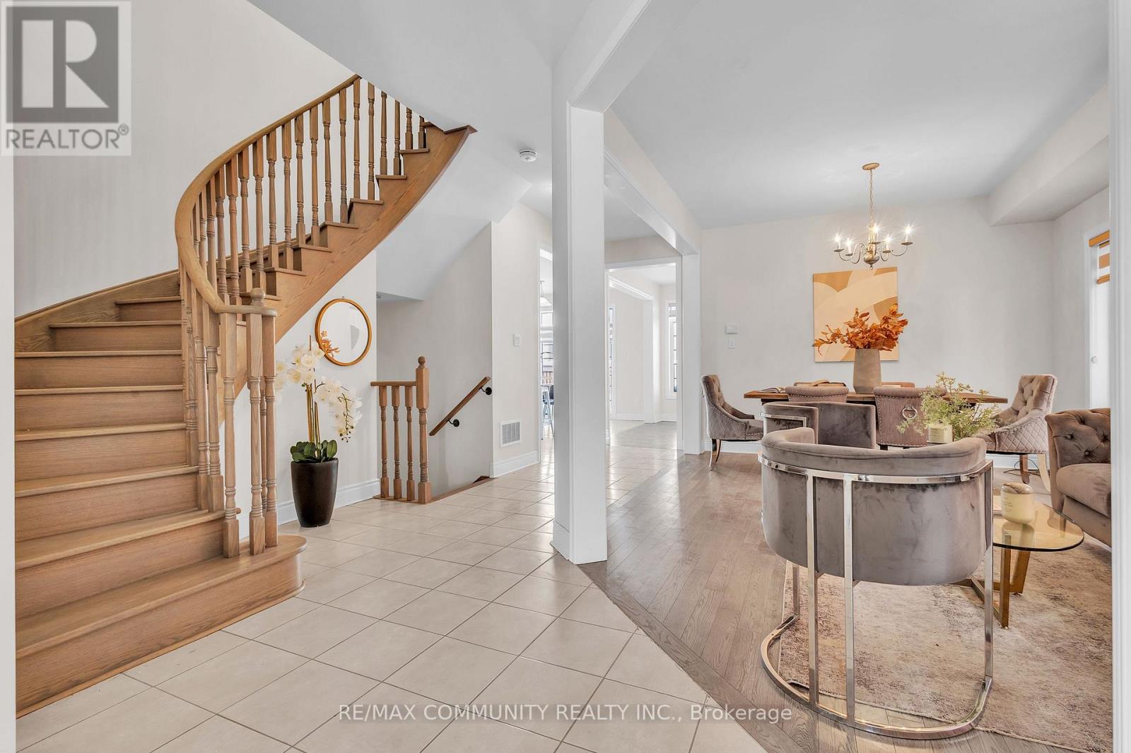 18 Walworth Street, Halton Hills, Ontario  L7G 0N5 - Photo 6 - W11983184