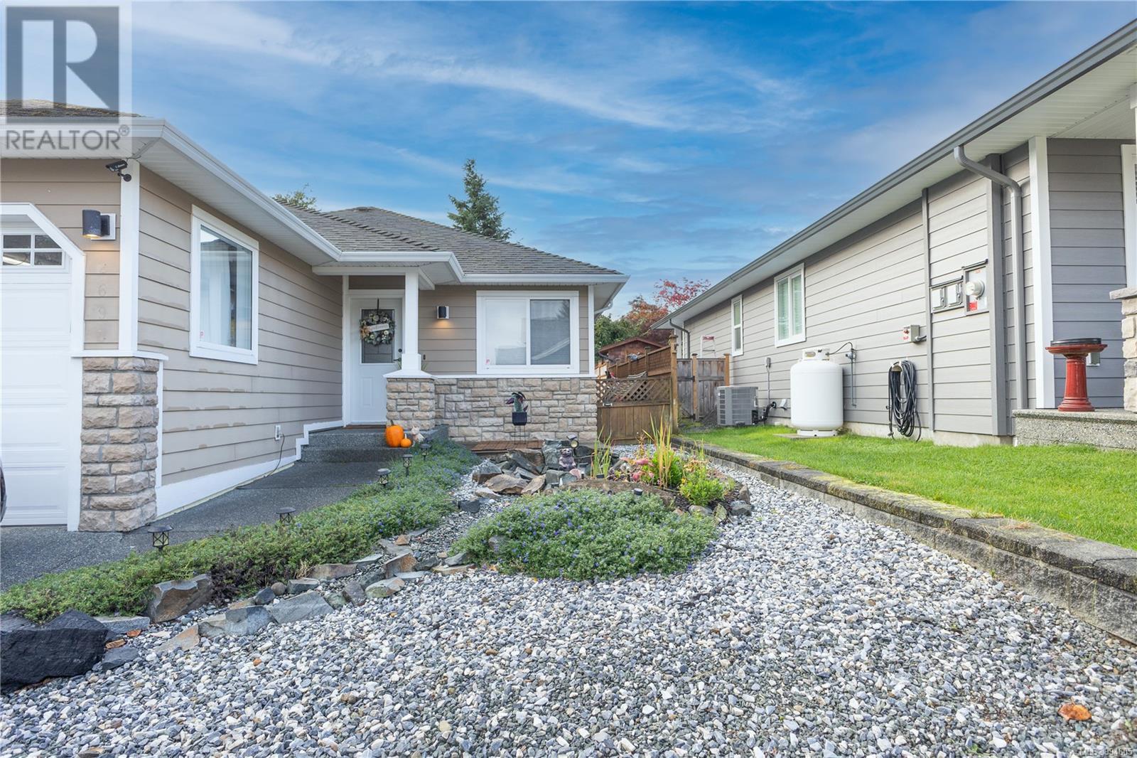 Property at 2698 Vancouver Pl image 3
