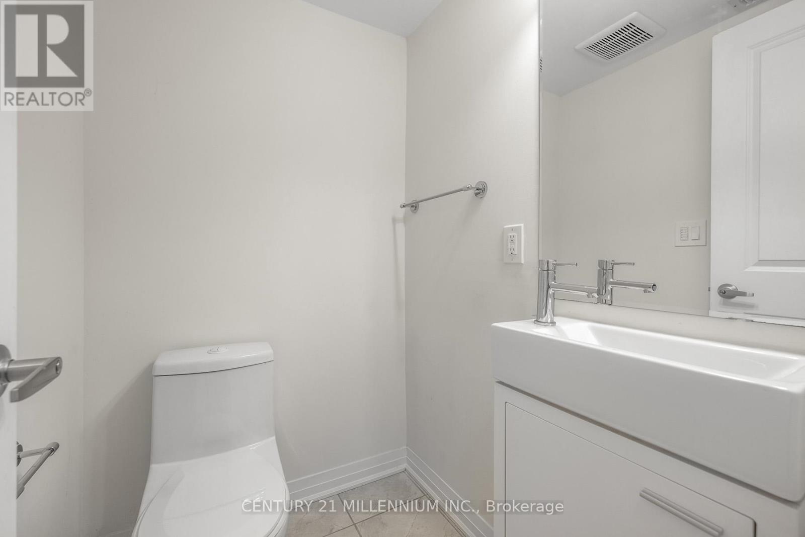 44 Sarah Jackson Crescent, Toronto, Ontario  M3K 0B6 - Photo 15 - W12073269
