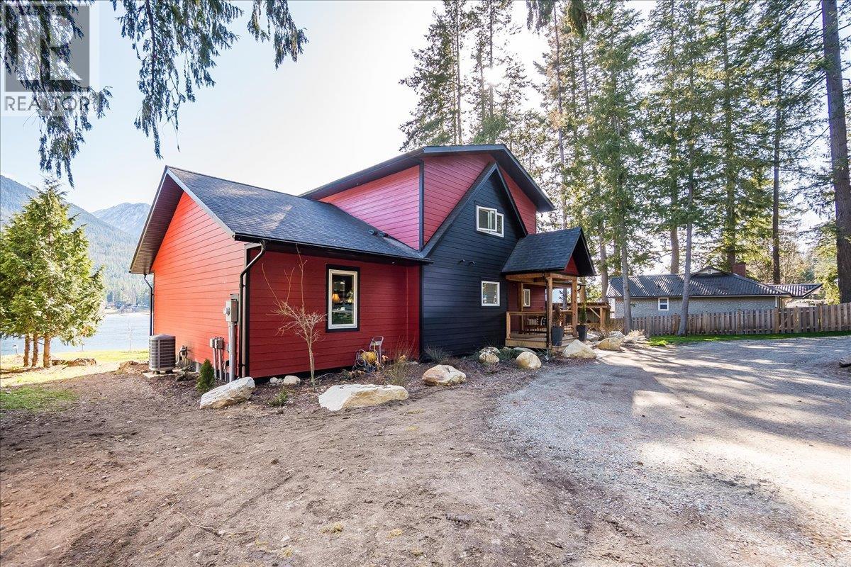 7606 3a Highway, Balfour, British Columbia  V0G 1C0 - Photo 21 - 10342606