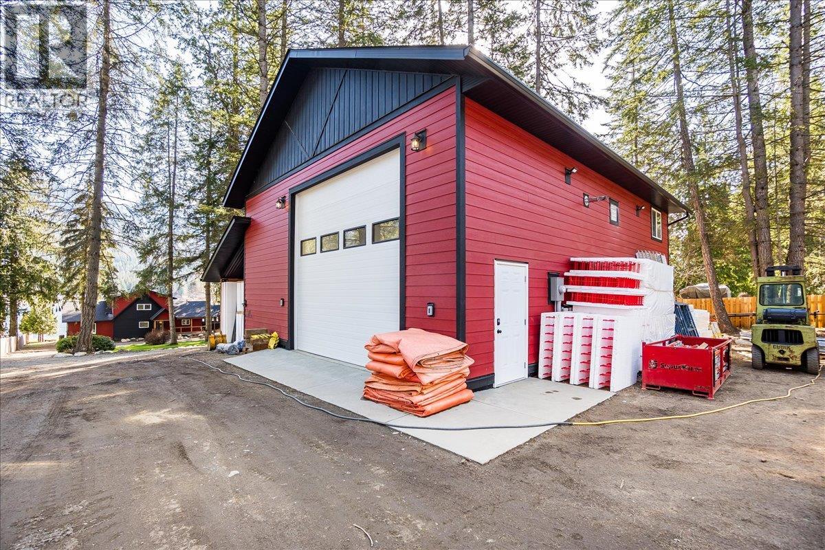 7606 3a Highway, Balfour, British Columbia  V0G 1C0 - Photo 13 - 10342606