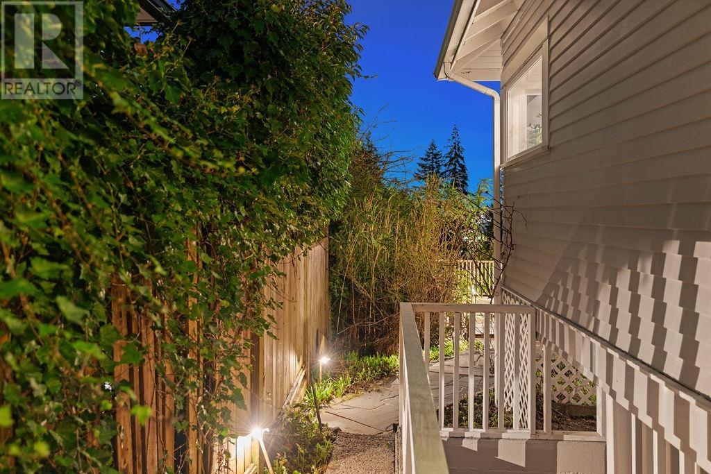 1045 Cortell Street, North Vancouver, British Columbia  V7P 2A2 - Photo 36 - R2982006