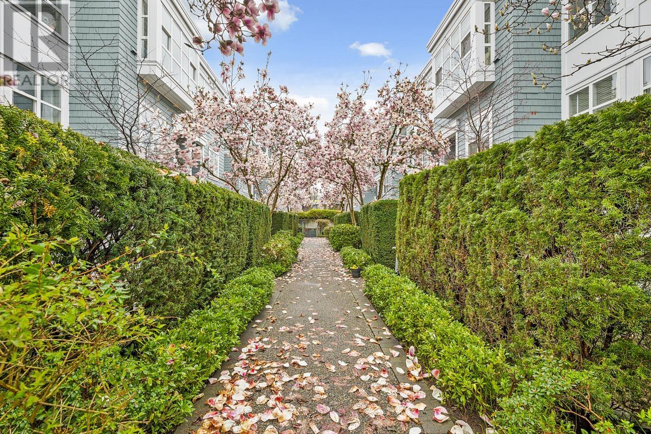101 669 W 7th Avenue, Vancouver, British Columbia  V5Z 1B6 - Photo 1 - R2988402