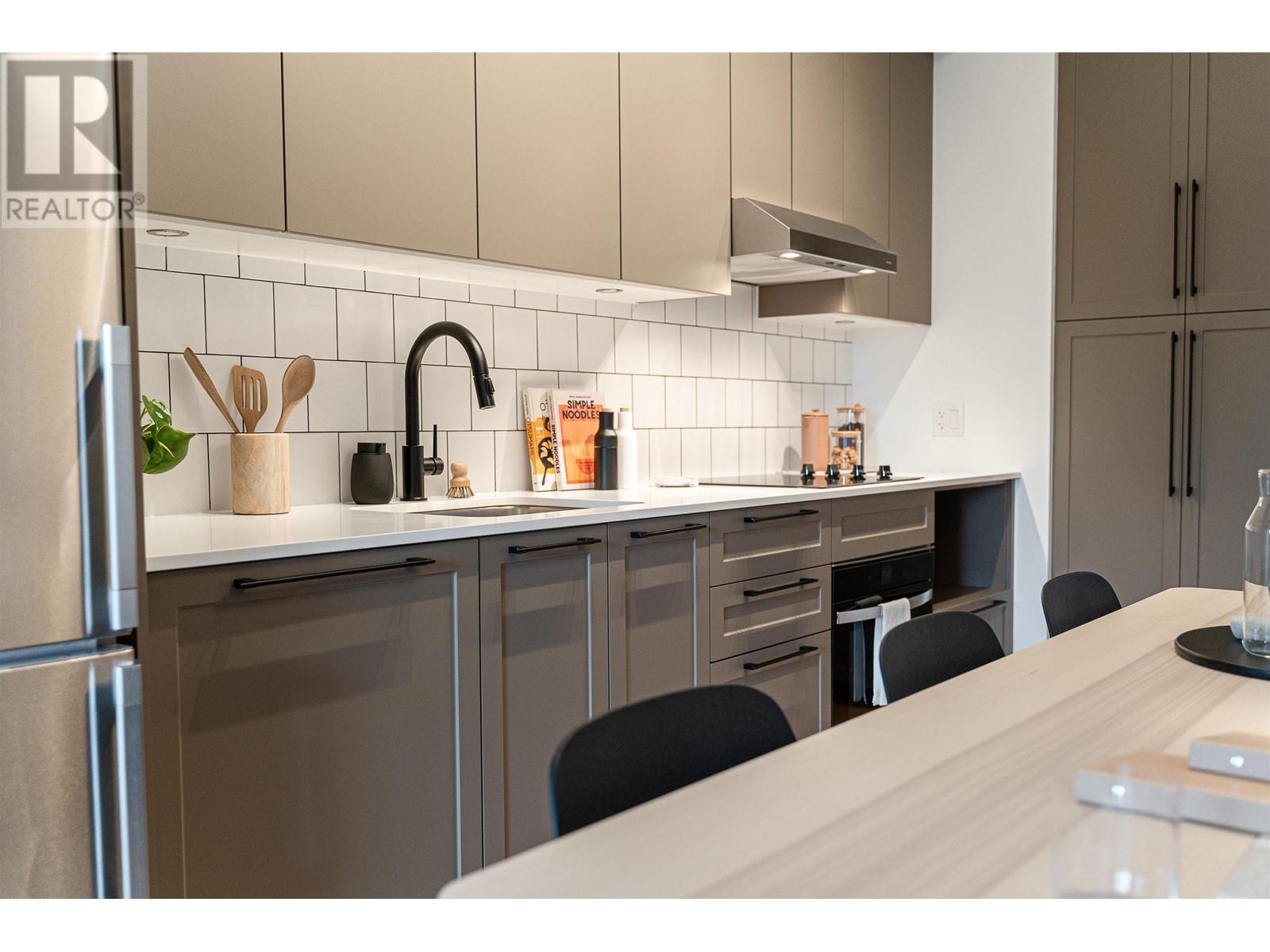 405 8750 University Crescent, Burnaby, British Columbia  V5A 0G9 - Photo 5 - R2988733