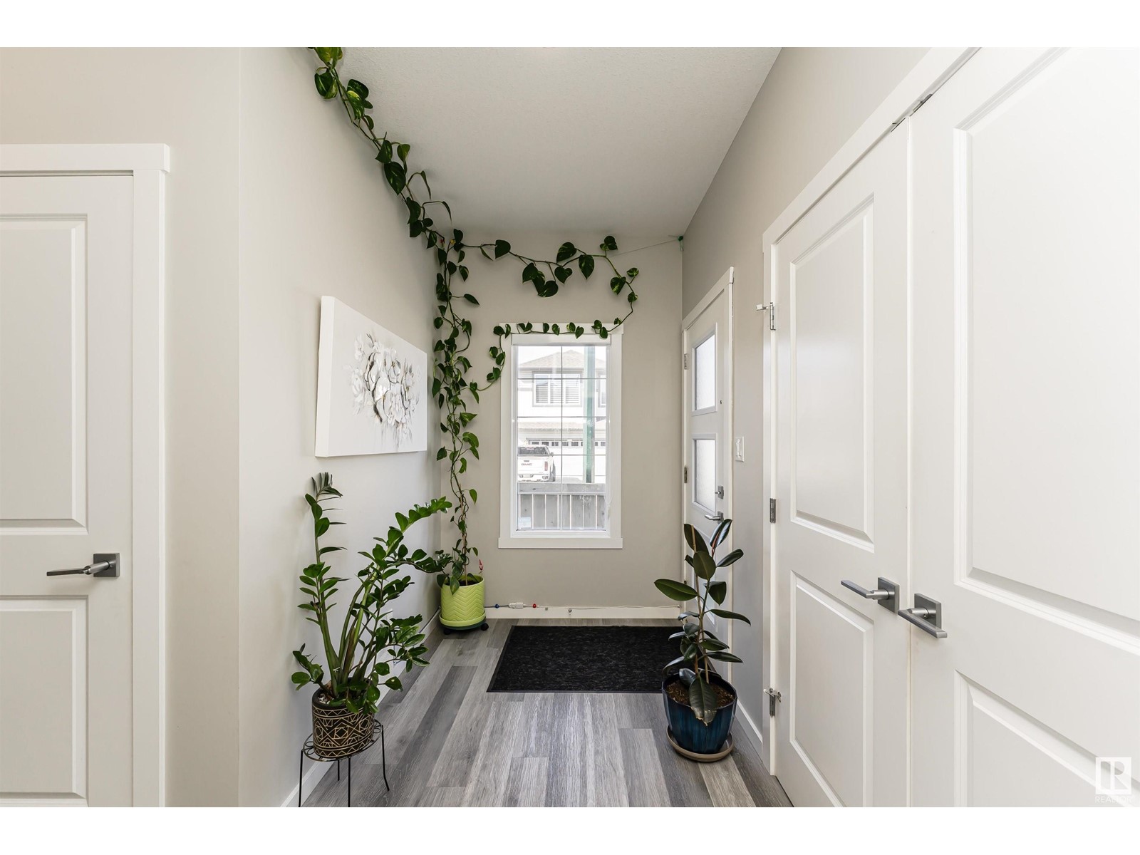 Property at 459 41 AV NW image 2