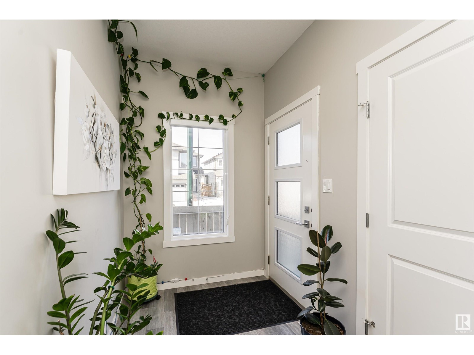 Property at 459 41 AV NW image 1