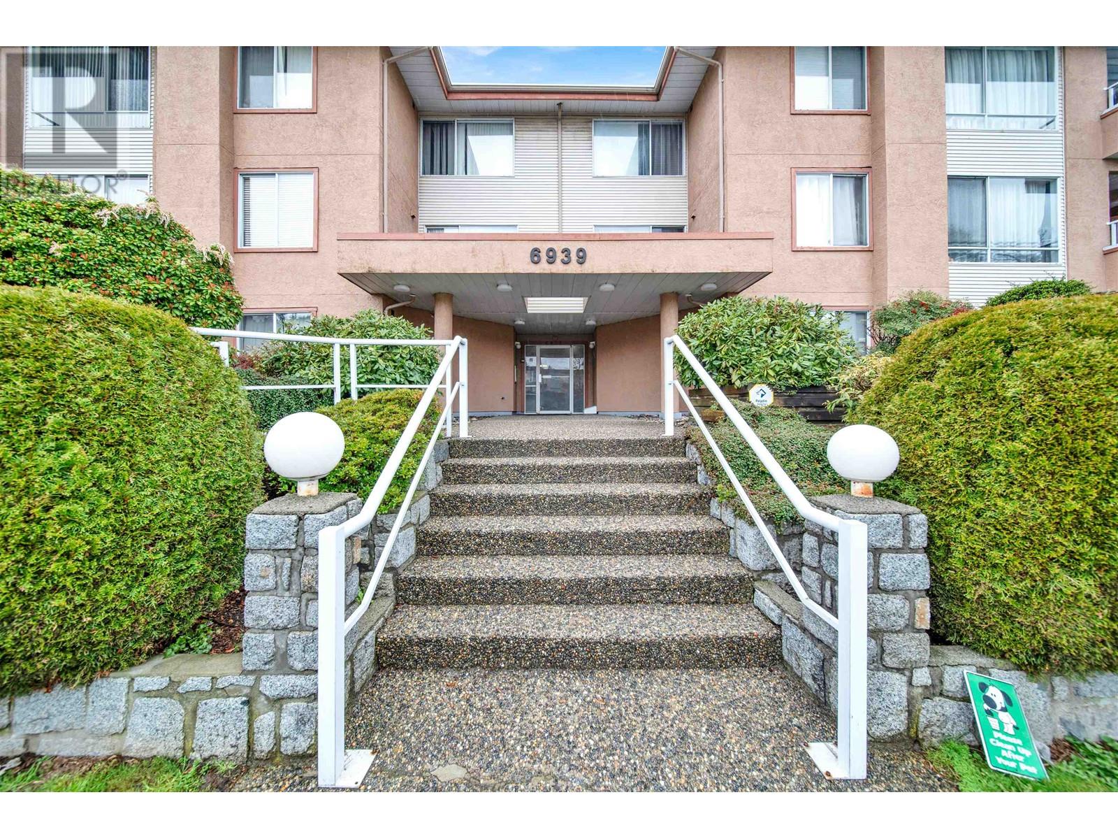 211 6939 Gilley Avenue, Burnaby, British Columbia  V5J 4W8 - Photo 2 - R2988468
