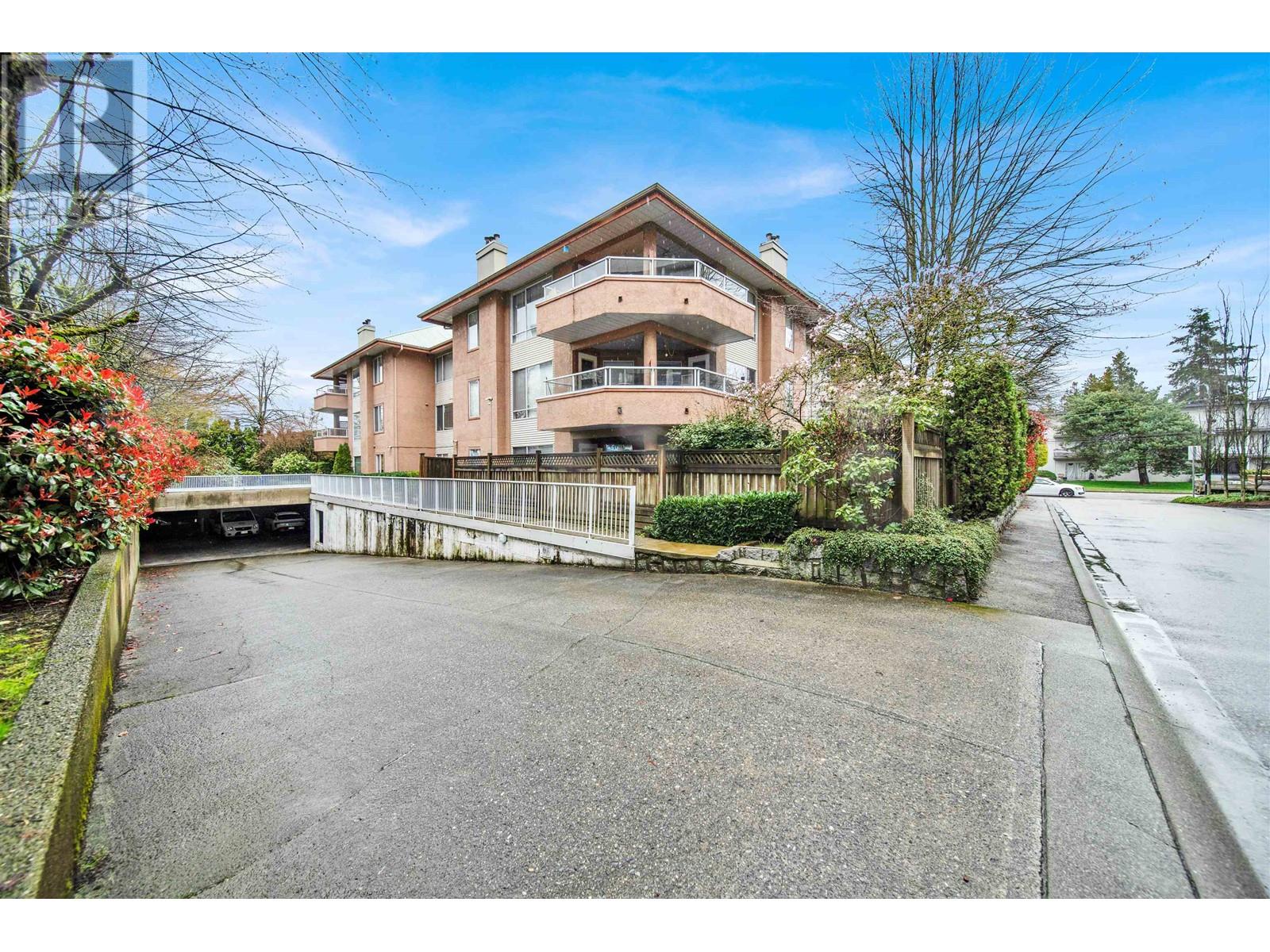 211 6939 GILLEY AVENUE, burnaby, British Columbia