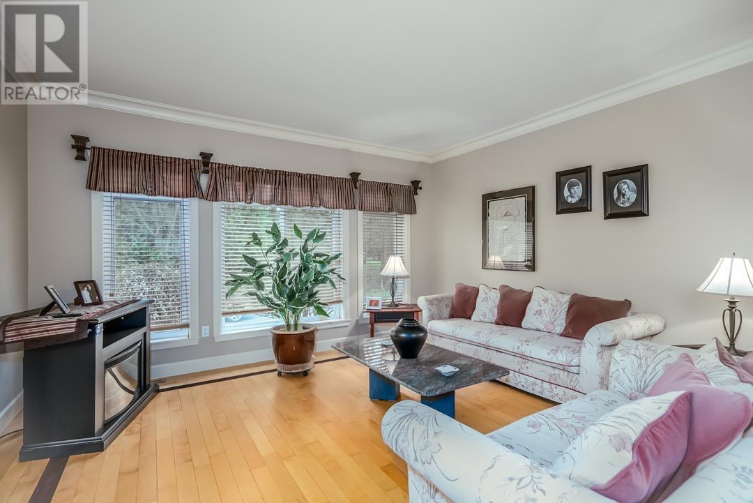 935 Foster Avenue, Coquitlam, British Columbia  V3J 2L9 - Photo 11 - R2985844