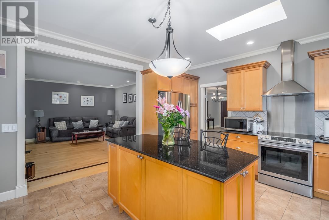 935 Foster Avenue, Coquitlam, British Columbia  V3J 2L9 - Photo 6 - R2985844