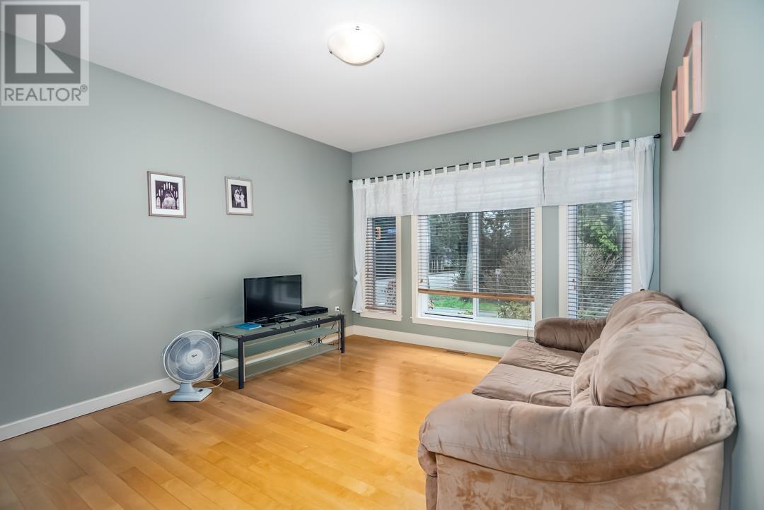 935 Foster Avenue, Coquitlam, British Columbia  V3J 2L9 - Photo 18 - R2985844