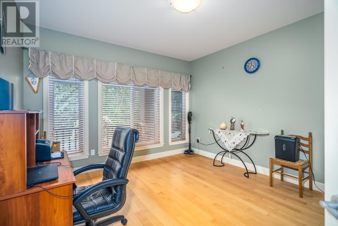 935 Foster Avenue, Coquitlam, British Columbia  V3J 2L9 - Photo 19 - R2985844