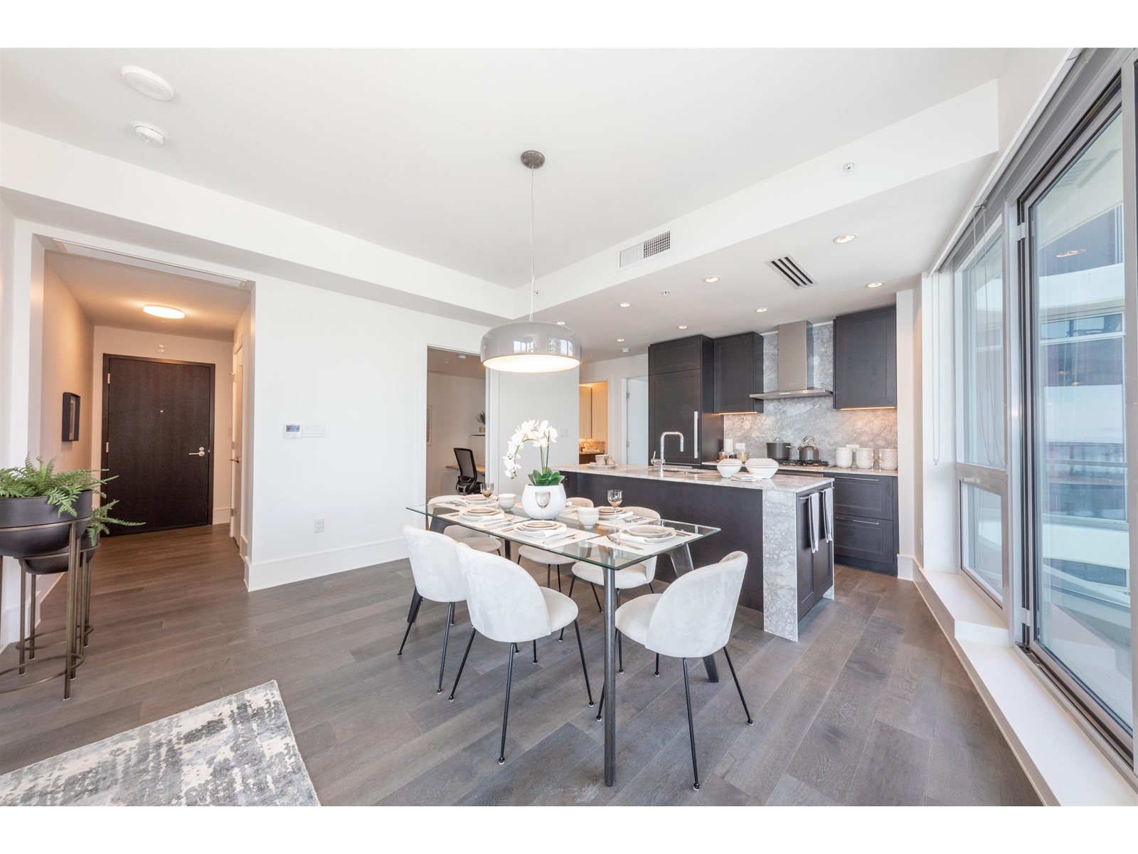 2104 1500 Martin Street, White Rock, British Columbia  V4B 0C2 - Photo 3 - R2988768