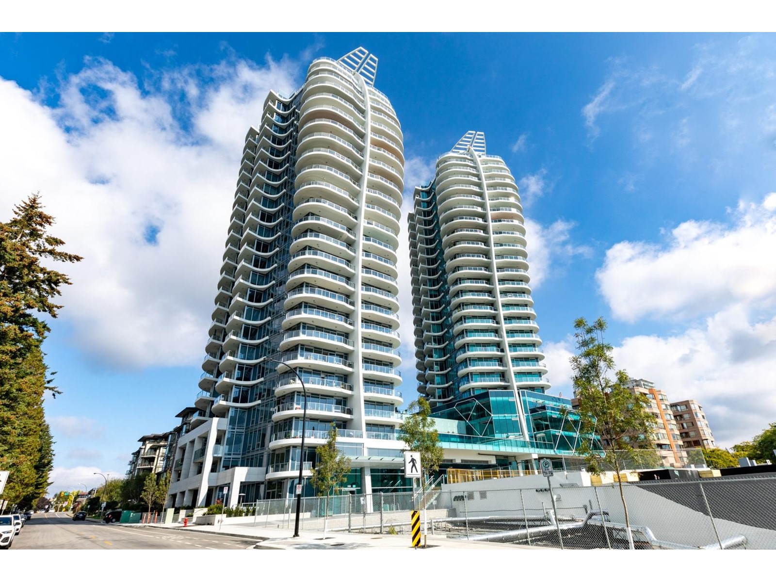 2104 1500 Martin Street, White Rock, British Columbia  V4B 0C2 - Photo 1 - R2988768