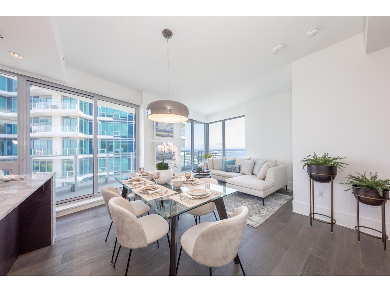 2104 1500 Martin Street, White Rock, British Columbia  V4B 0C2 - Photo 4 - R2988768