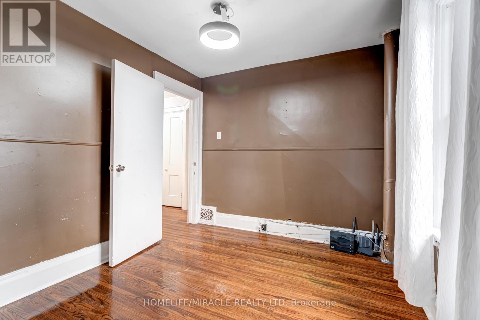 8 Mill Street, Brampton, Ontario  L6X 1S6 - Photo 28 - W12073354
