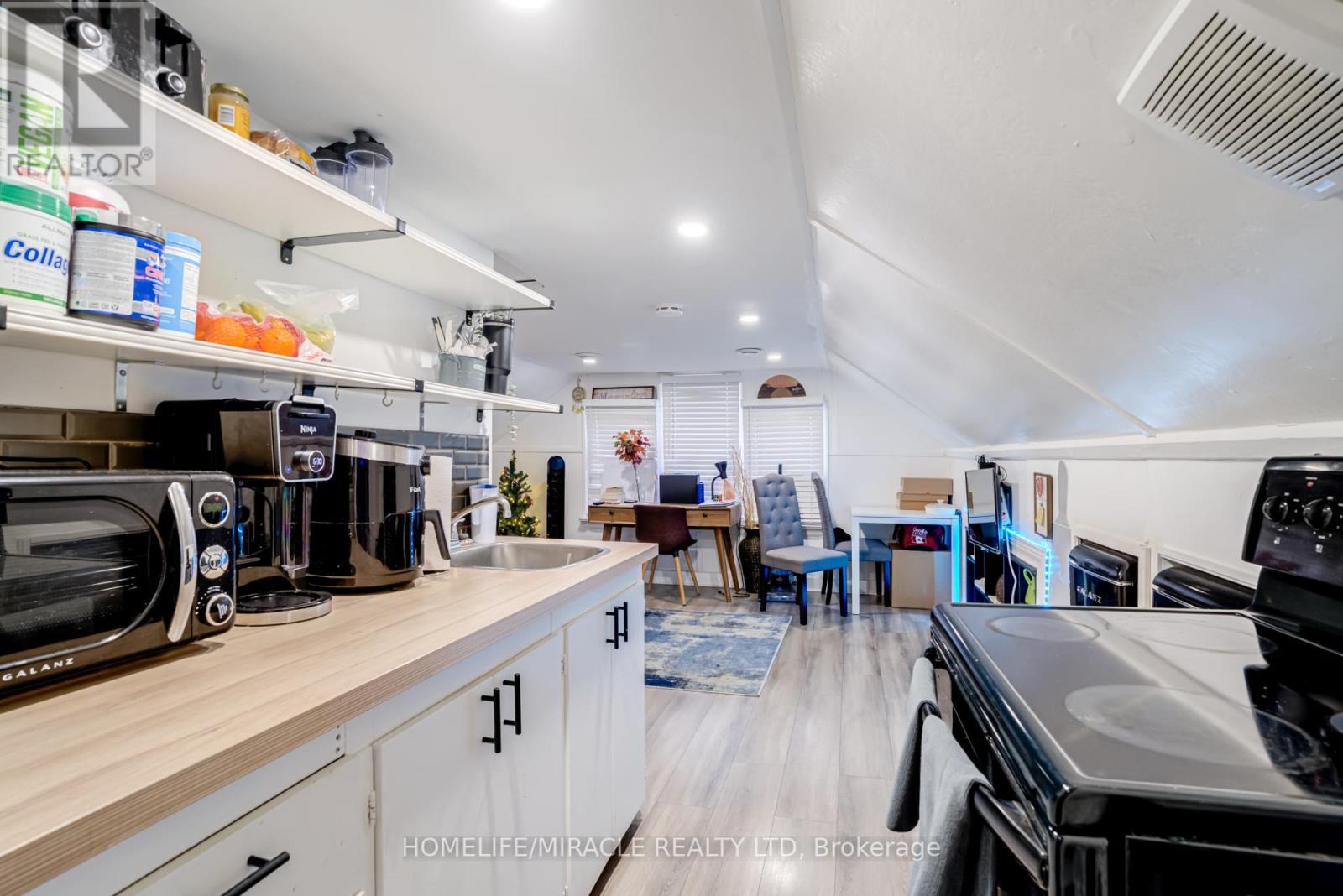 8 Mill Street, Brampton, Ontario  L6X 1S6 - Photo 44 - W12073354