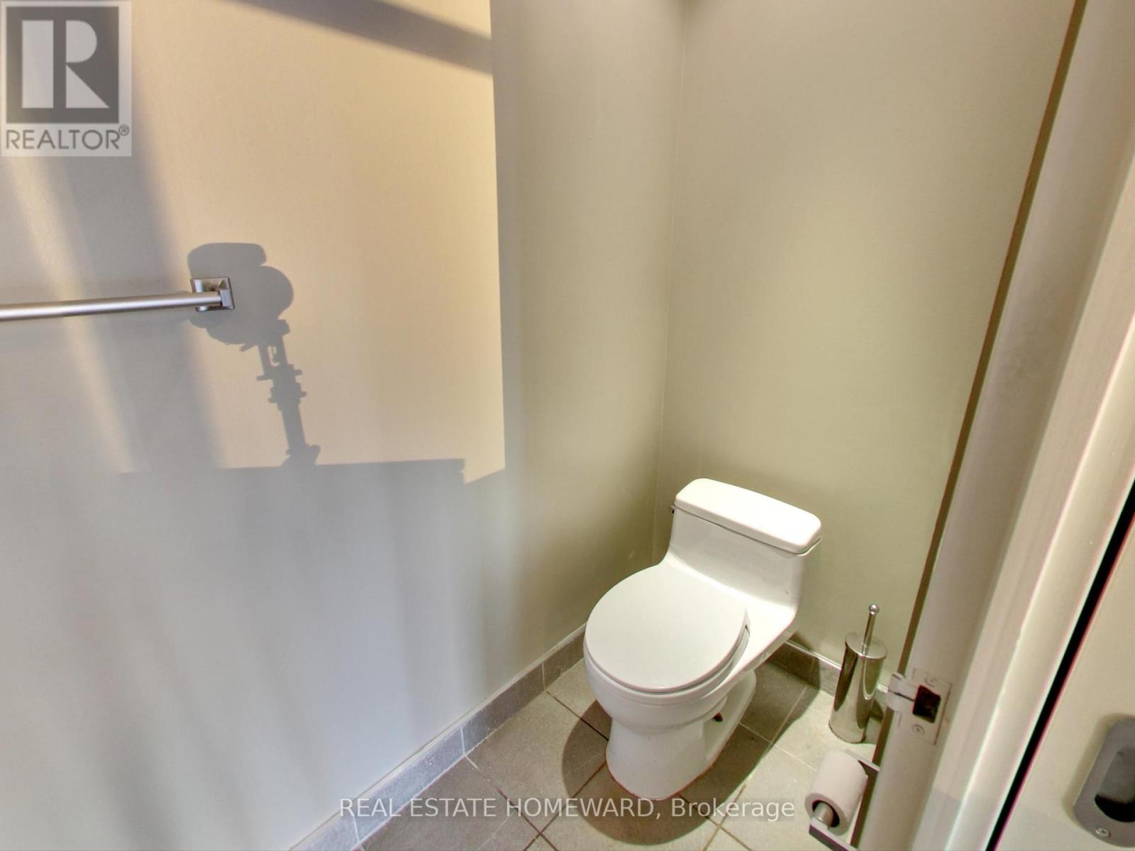 1019 - 333 Adelaide Street E, Toronto, Ontario  M5A 4T4 - Photo 9 - C12068102