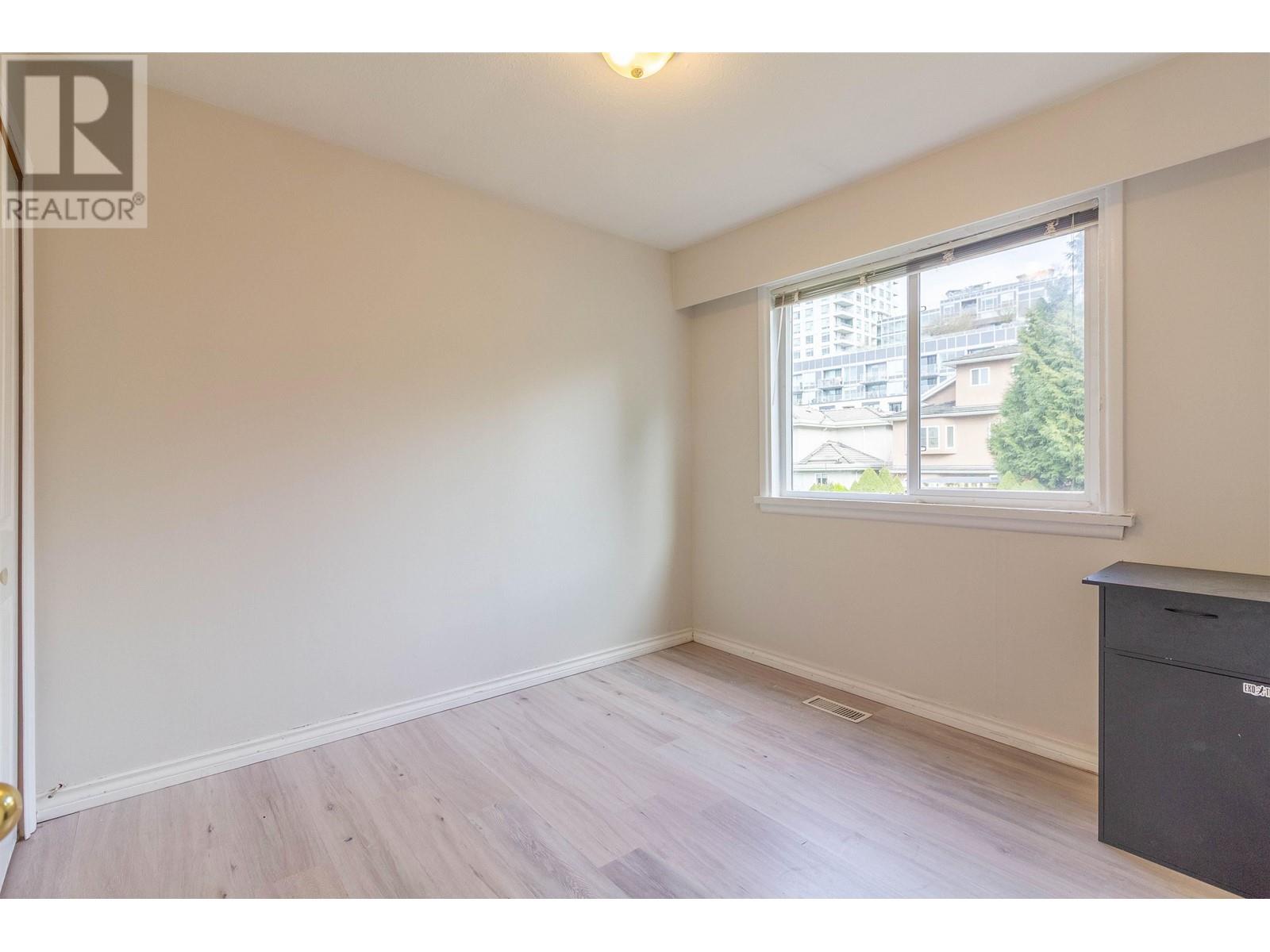 5630 Lincoln Street, Vancouver, British Columbia  V5R 4P4 - Photo 9 - R2988746