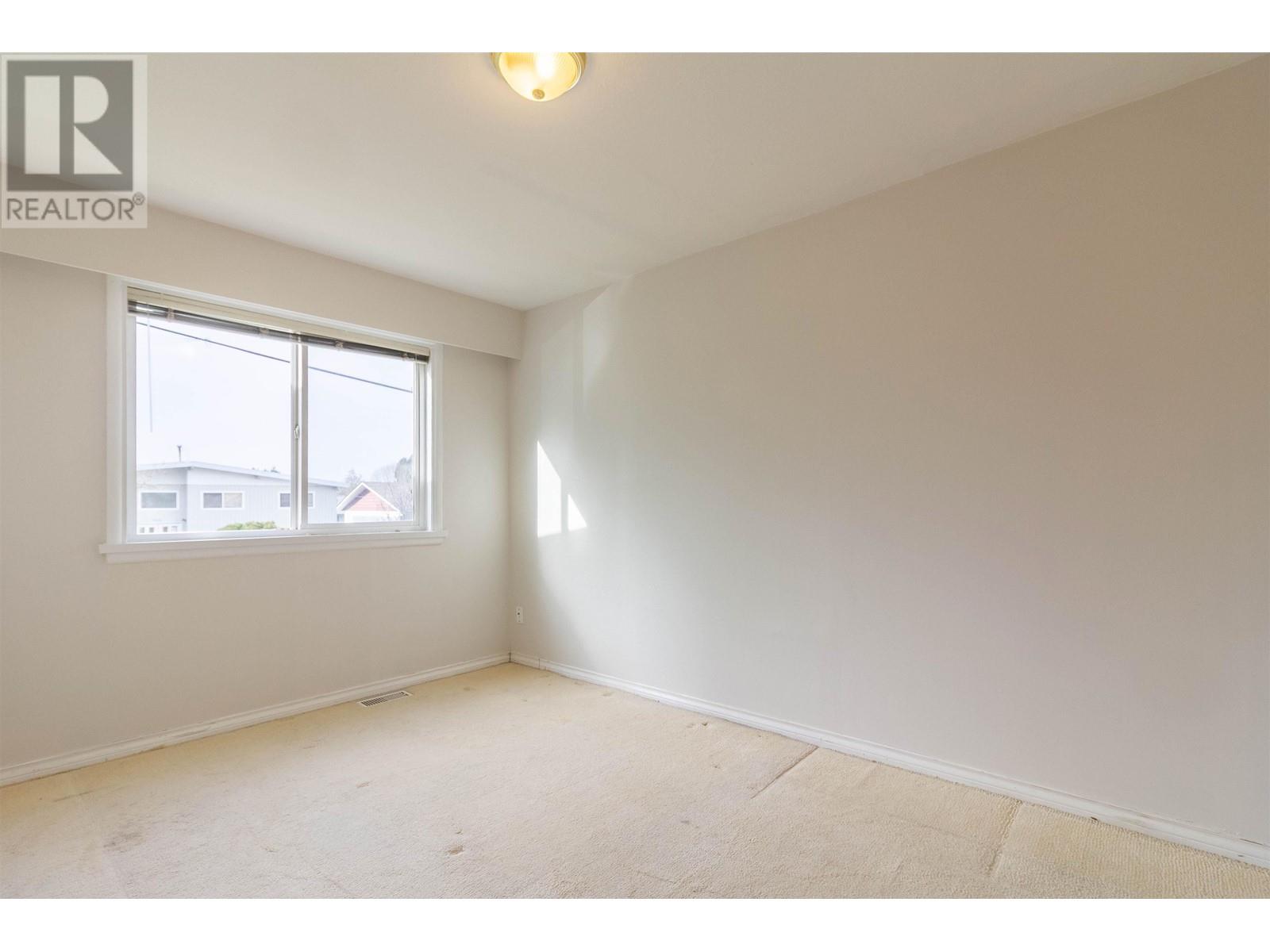 5630 Lincoln Street, Vancouver, British Columbia  V5R 4P4 - Photo 6 - R2988746