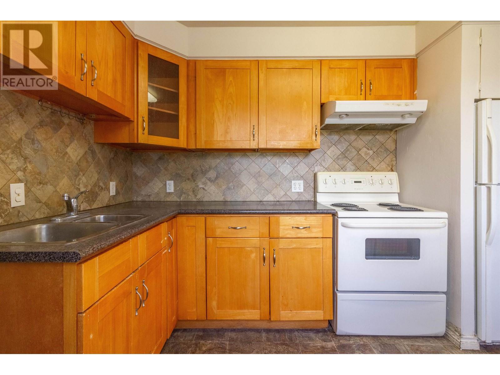 5630 Lincoln Street, Vancouver, British Columbia  V5R 4P4 - Photo 11 - R2988746
