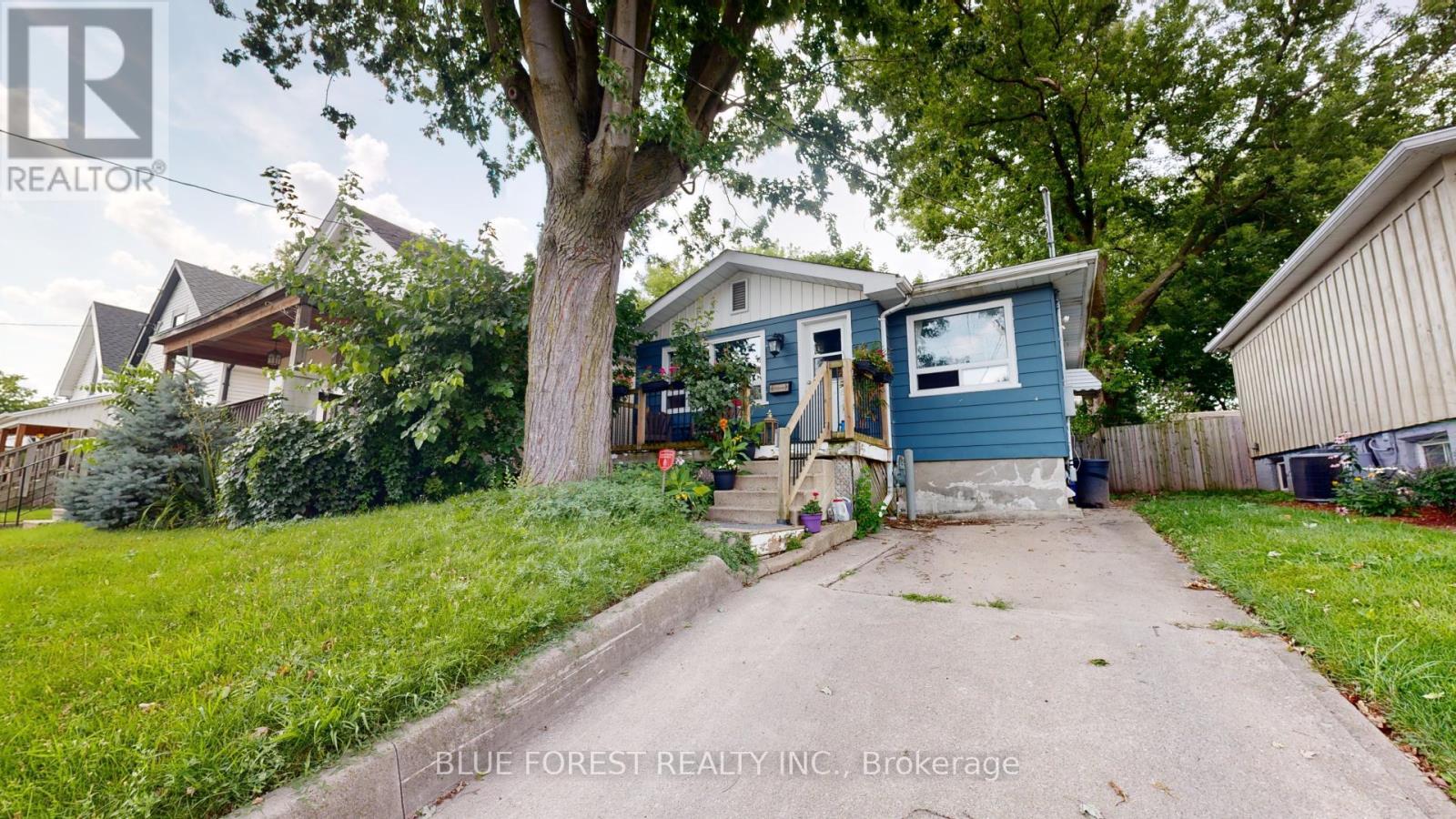 18 Connaught Avenue