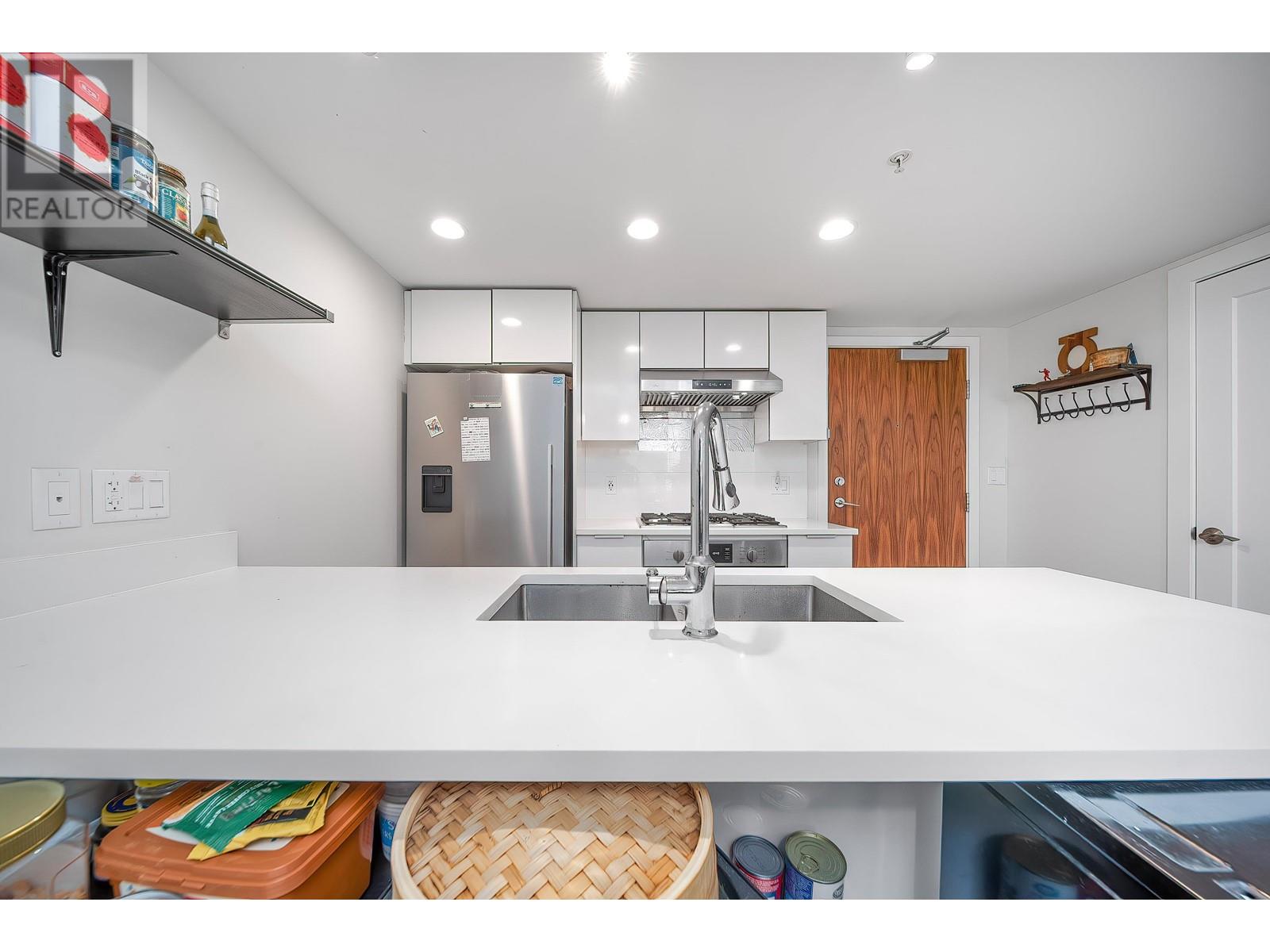 804 8699 Hazelbridge Way, Richmond, British Columbia  V6X 0T4 - Photo 6 - R2988760