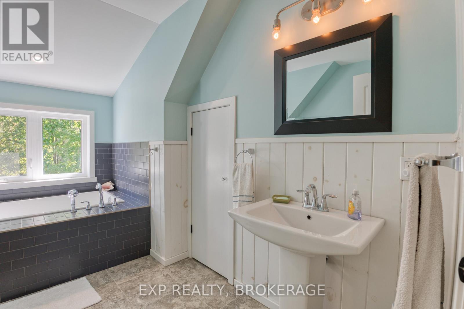 1506 Williams Lane, Frontenac, Ontario  K0H 2E0 - Photo 25 - X12070938