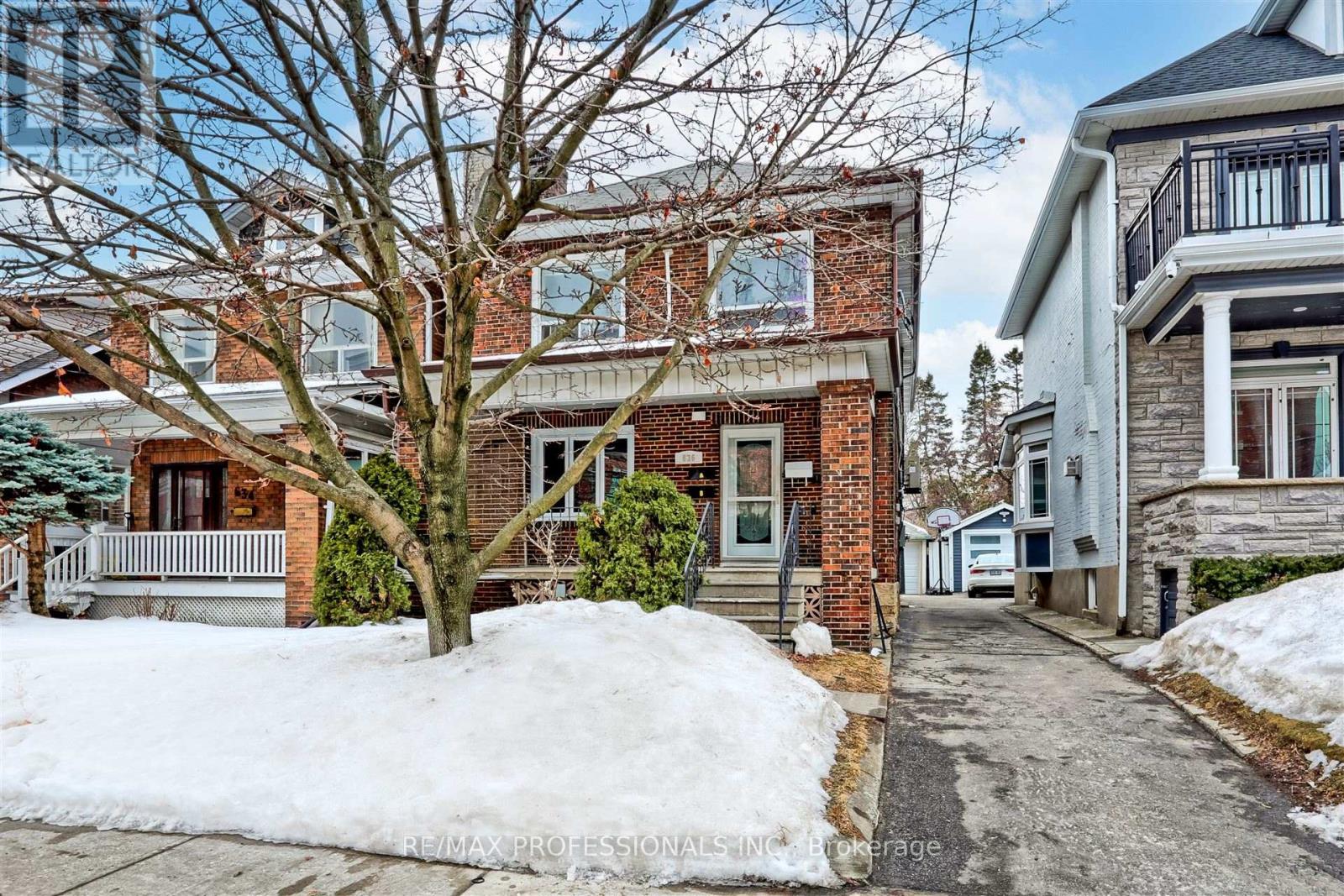Property at 636 RUNNYMEDE ROAD image 1