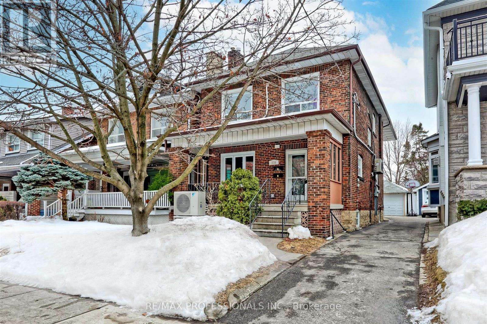 Property at 636 RUNNYMEDE ROAD image 2