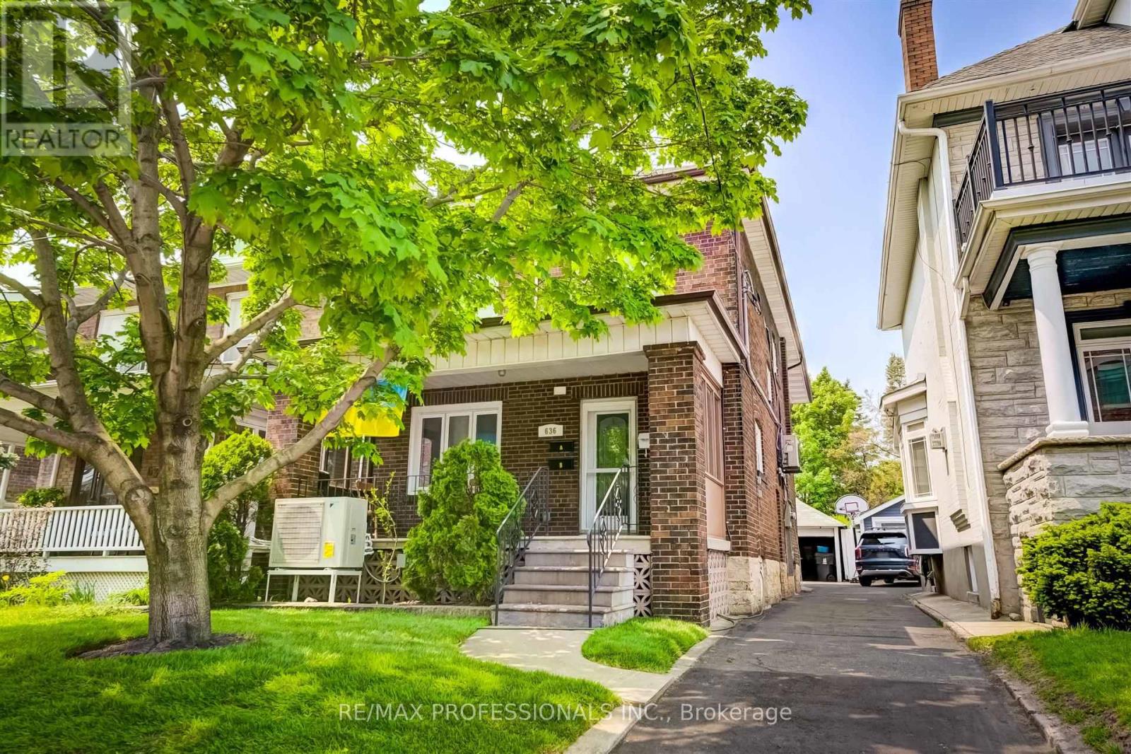 Property at 636 RUNNYMEDE ROAD image 3