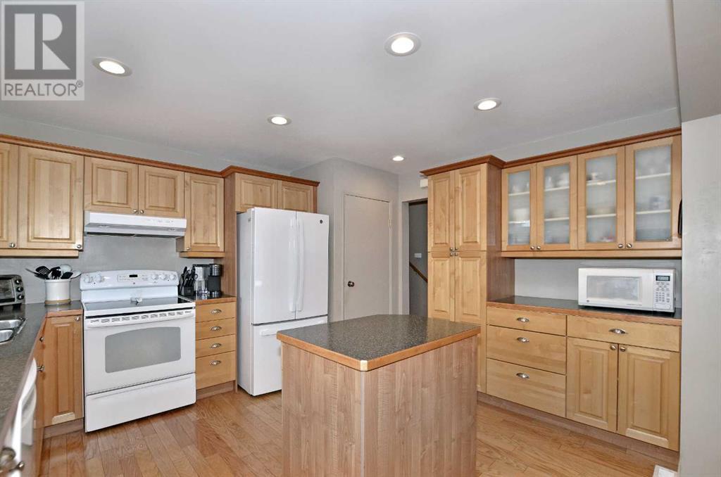 11204 Braeside Drive Sw, Calgary, Alberta  T2W 1R4 - Photo 6 - A2203179