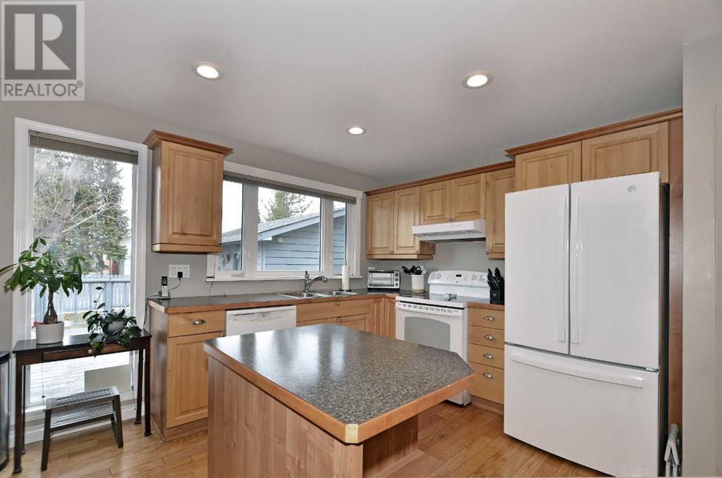 11204 Braeside Drive Sw, Calgary, Alberta  T2W 1R4 - Photo 7 - A2203179
