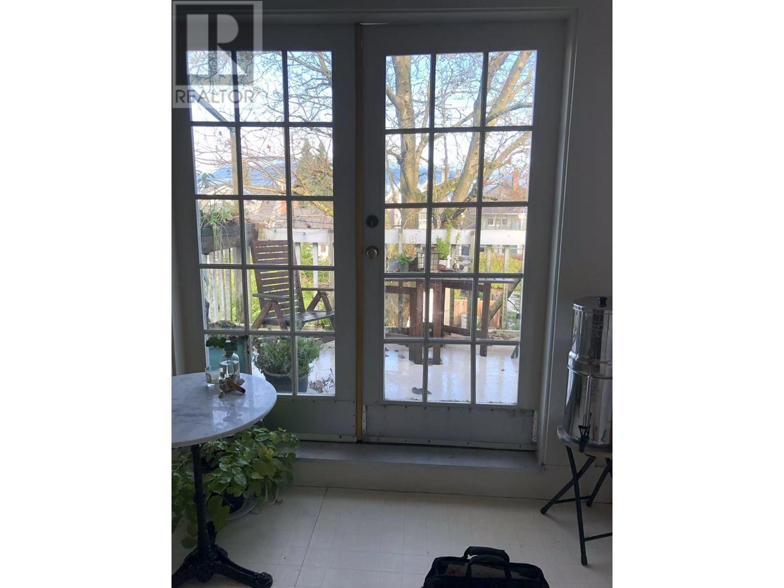 Property at 2979 W 3RD AVENUE image 2