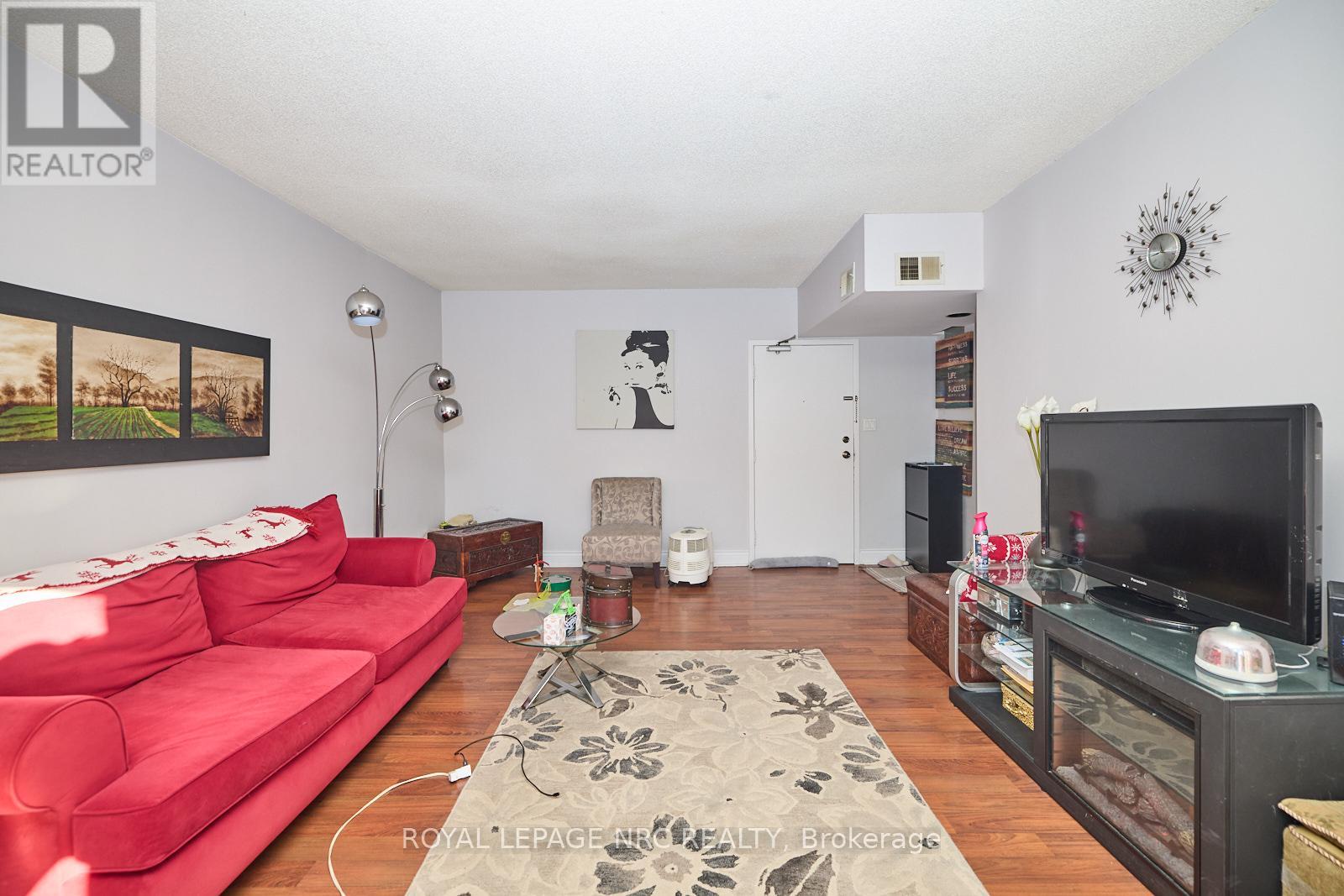 302 - 4872 Valley Way, Niagara Falls, Ontario  L2E 1W3 - Photo 3 - X12073423
