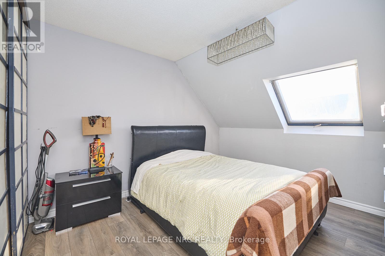302 - 4872 Valley Way, Niagara Falls, Ontario  L2E 1W3 - Photo 7 - X12073423